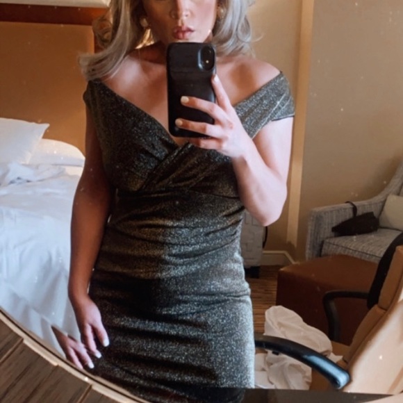 Beautiful evening dress - Picture 2 of 3